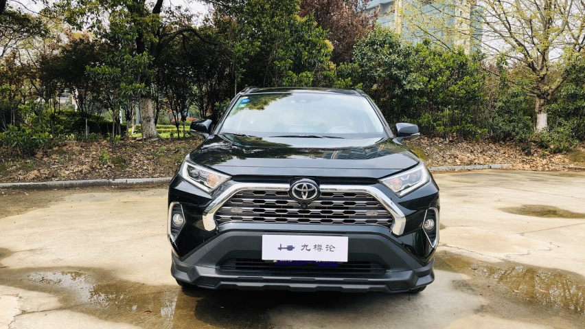 谁说城市SUV就不能霸气侧漏？丰田RAV4 荣放