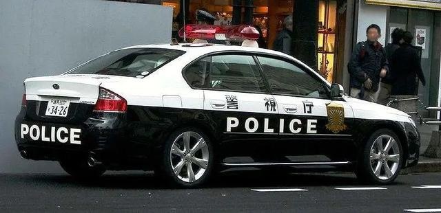 日本交警又双叒开上跑车了？“恶魔Z”SUV版来了？K哥文话！