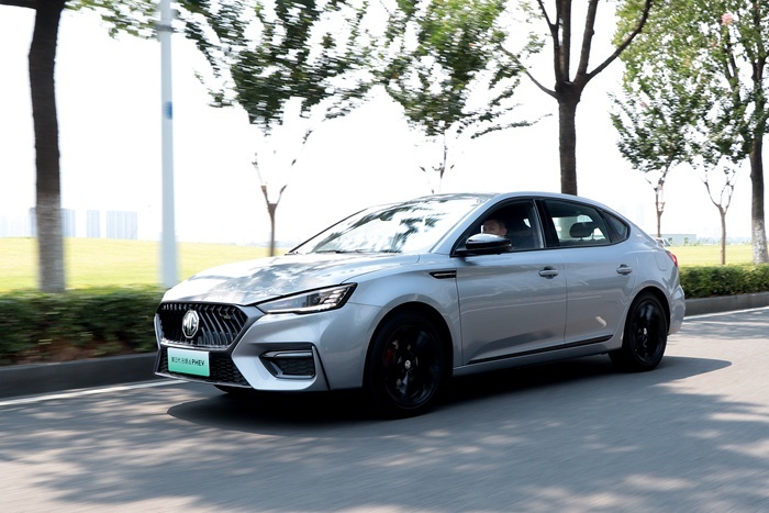 首试全新名爵6 PHEV：细节雕琢更完善，但不妨再大胆点