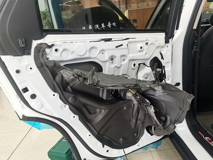 长安CS95原车隔音、喇叭差？台州慧声汽车音响帮你解决烦恼