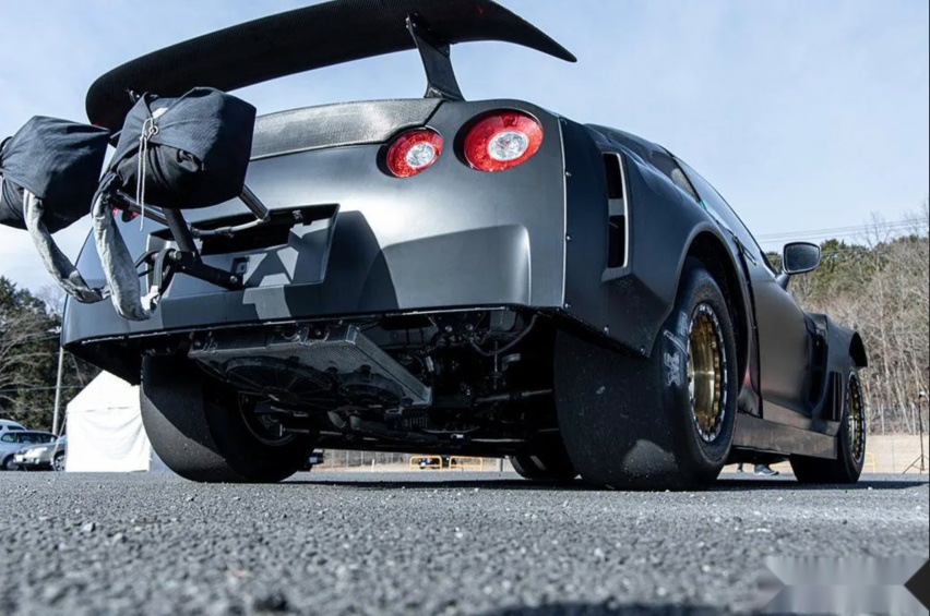 2000匹直线战神GT-R R35 为稳定涡轮前置水箱后移