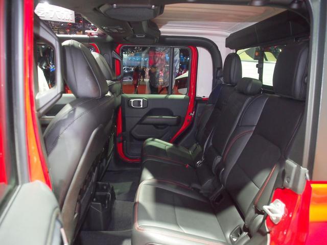 Jeep Gladiator皮卡亮相上海车展 轴距超3米 配V6发动机