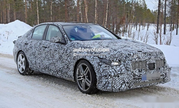 奔驰AMG C53路试谍照曝光 预计搭载2.0T发动机
