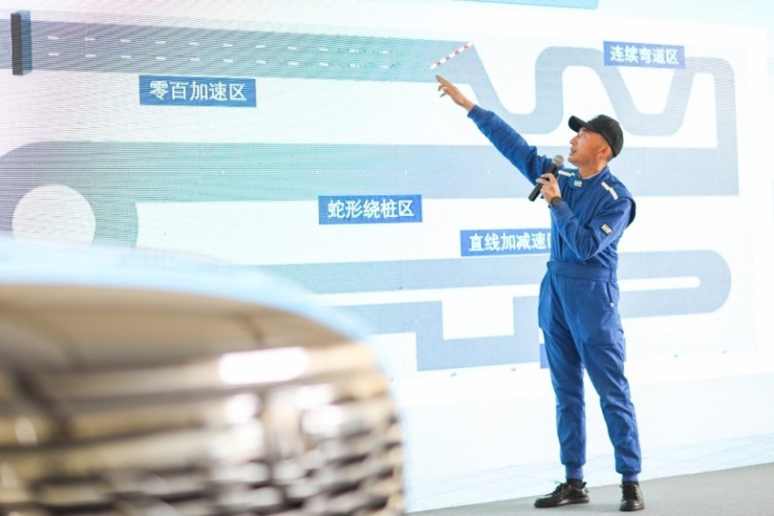 热销200万 爆款再进阶#长安第三代CS75 PLUS你觉得怎么样？
