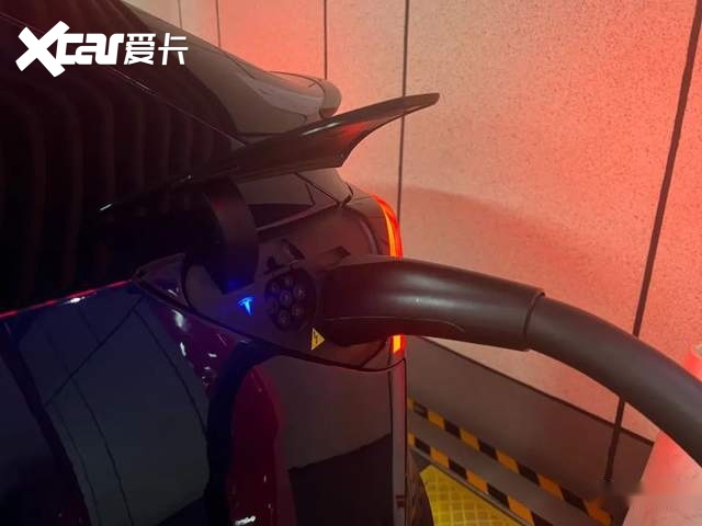 年轻人的“大号玩具车” 春节试驾 Model Y P