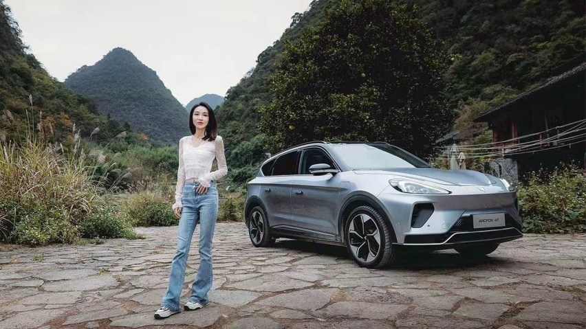 极狐汽车阿尔法T 纯电SUV 自驾远行的美好与惬意