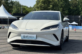 停车比老司机还稳！试驾海豹06EV：12万真能买到这些？