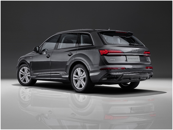 豪华7座SUV，奥迪Q7空间布局合理视野开阔