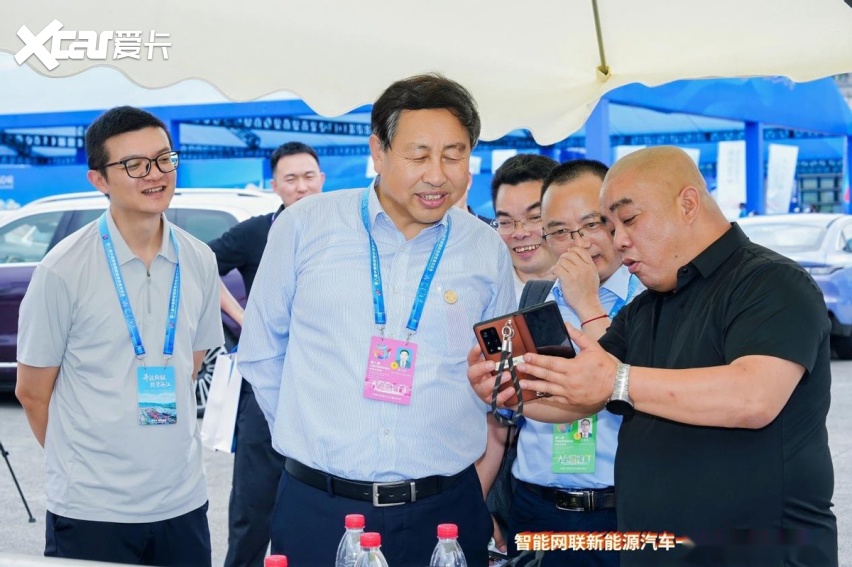 “嗨SHOW·渝见好车”嘉年华山城启幕 体验点燃山城汽车科技热潮