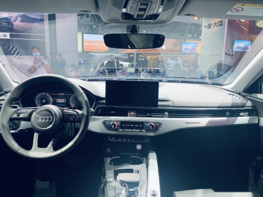 奥迪携豪华阵容进击成都车展，新A4L、新Q7、Q3轿跑亮相
