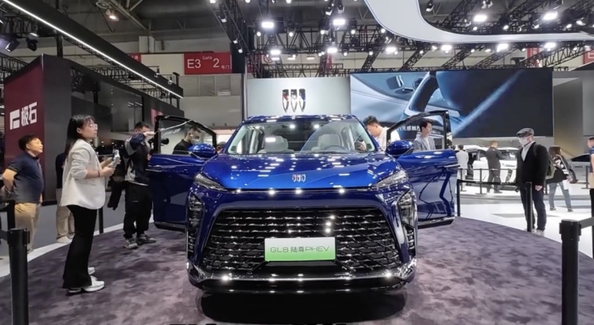 GL8陆尊插混版北京车展实拍，能否与腾势D9、岚图梦想家一战？