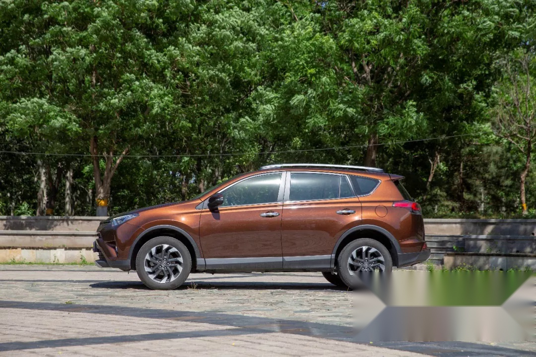 日系“两田之争” ，RAV4荣放与CR-V谁是自驾游利器？