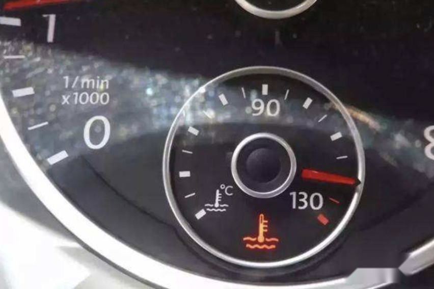 夏季用车，怎样防止发动机水温过高？