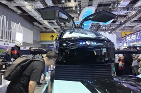 南京天路分体式飞行汽车亮相2025国际低空经济博览会
