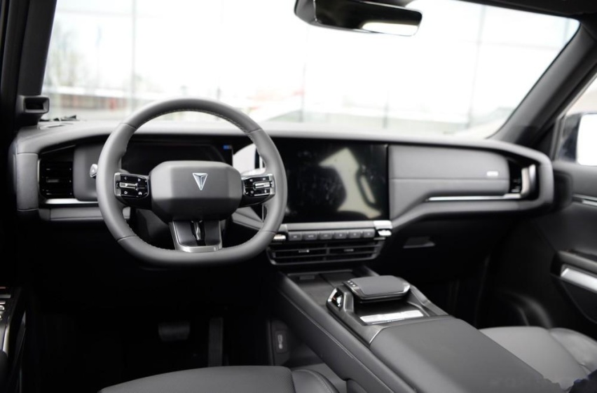 全新中大型SUV，硬派越野设计+增程动力，深蓝G318或售30万左右
