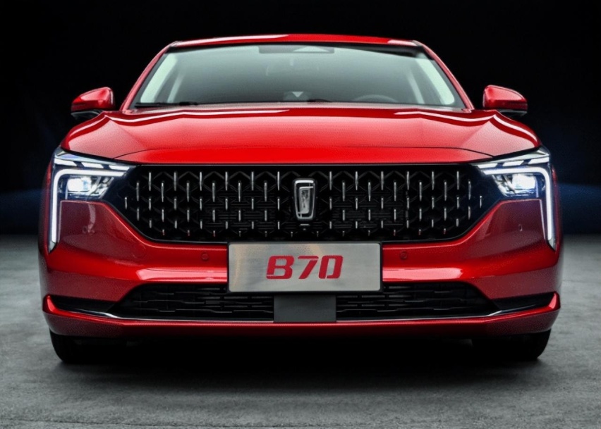 掀背尾门、2.8米轴距、2.0T可选年轻家用车 非奔腾B70莫属