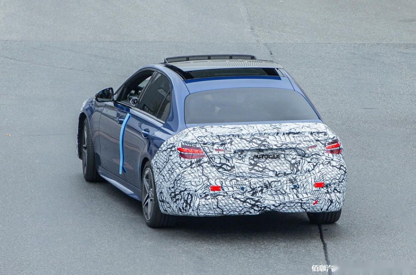 mercedes_c-class_11.jpg
