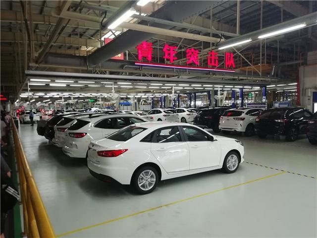 试驾锐际：除了耍帅，它还是一台会劈弯、漂移的四驱车
