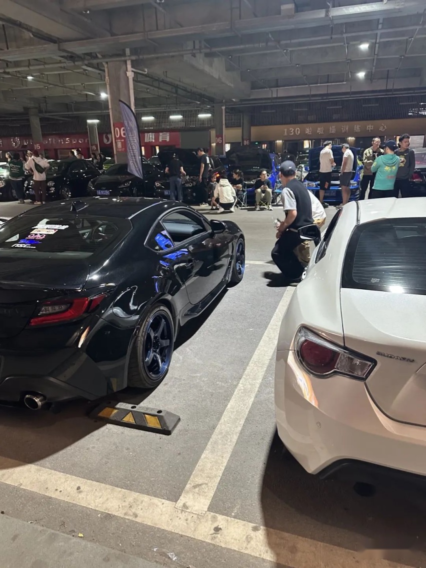等了两年半的斯巴鲁BRZ ZD8，到手后迫不及待改装一番来圆梦