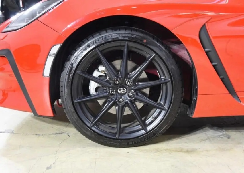 限量386台的丰田车，其实就是换标换LOGO的斯巴鲁BRZ