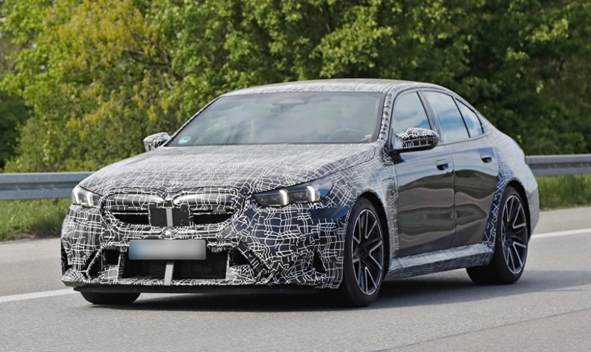 动力系统或为4.4T V8插电混 新一代宝马M5轻微装谍照曝光