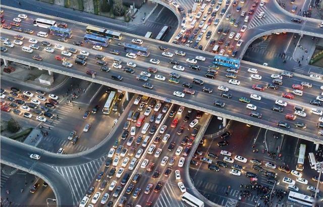 救市政策刺激汽车消费，这会是车市的一场“及时雨”吗？