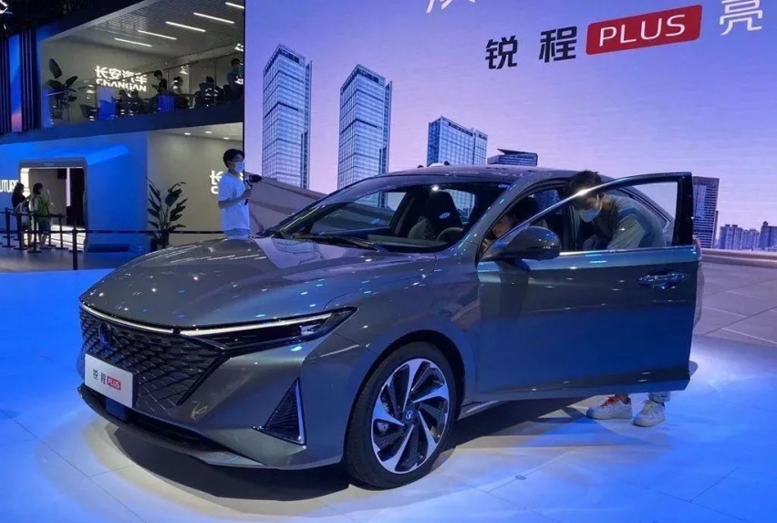 长安PLUS家族又添新丁 长安锐程PLUS首发亮相