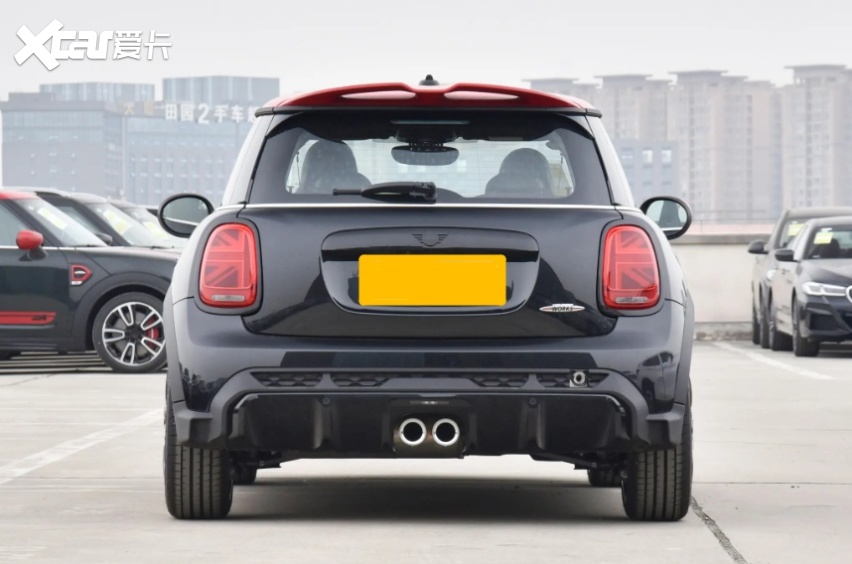 俗称"小钢炮",只是小姐姐的大玩具?宝马mini jcw:我老少皆宜