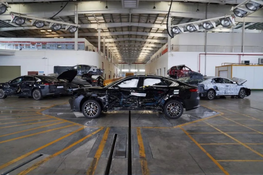 平均每天撞废两辆车，比亚迪公开实验室，这些问题该解密了