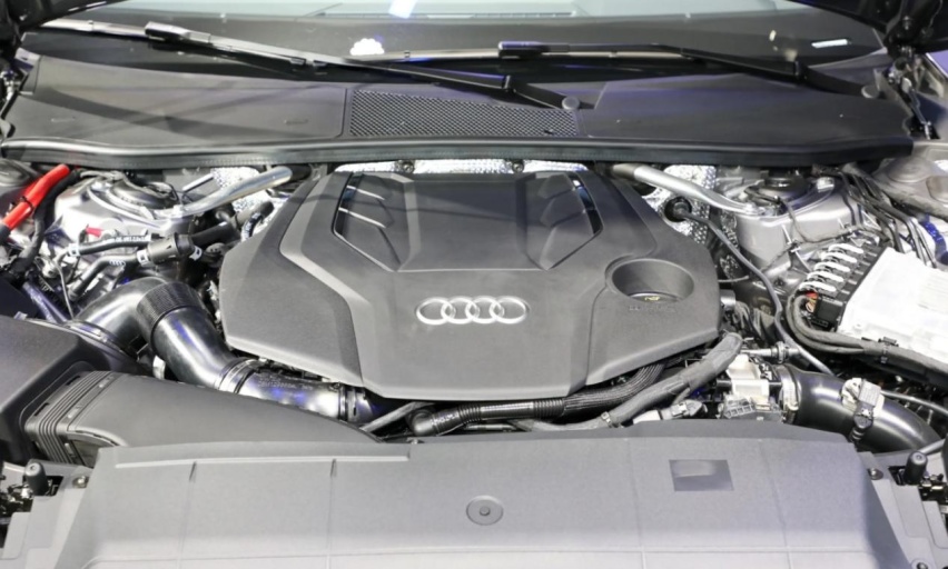 2024款上汽奥迪A7L，空气悬挂+后轮转向，3.0T V6发动机