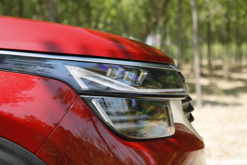 10万元起，年轻人的第一辆家用SUV？驾驶起亚2023款赛图斯1.4T
