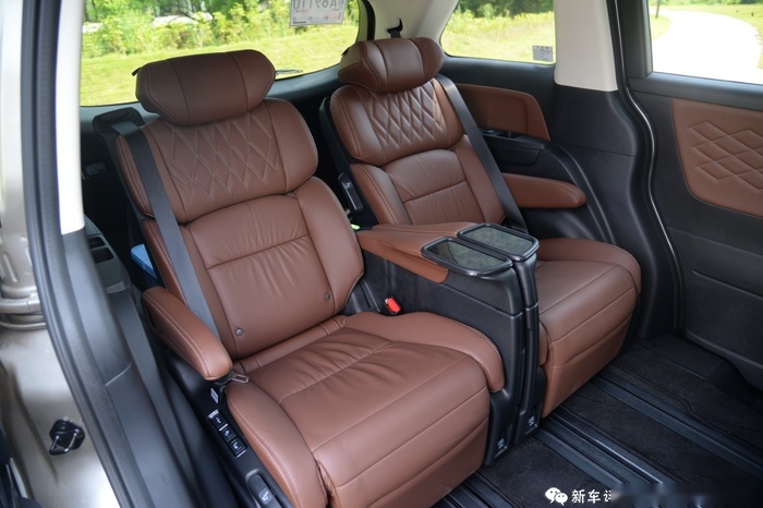 入门即为高配 艾力绅锐·混动实力如何？
