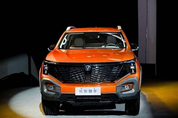 长安猎手皮卡震撼上市，引领中型皮卡新潮流，售13.99万至21.69万