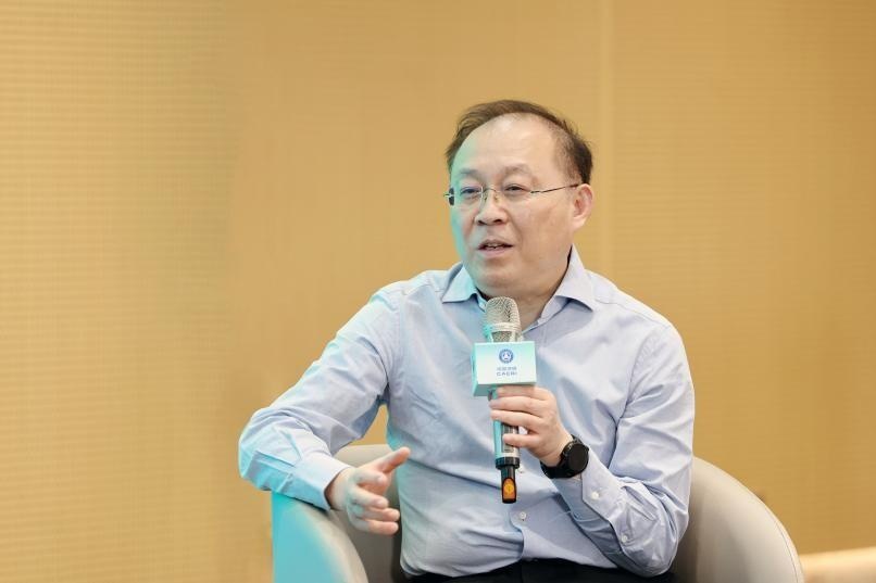 卉眼识车|比亚迪获多项“领跑者”,创新引领新能源汽车标准