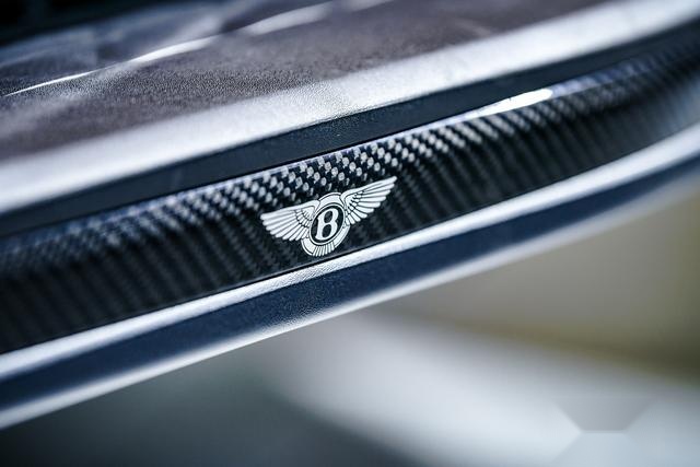 宾利闪耀深港澳车展，全新欧陆GT V8中国首秀