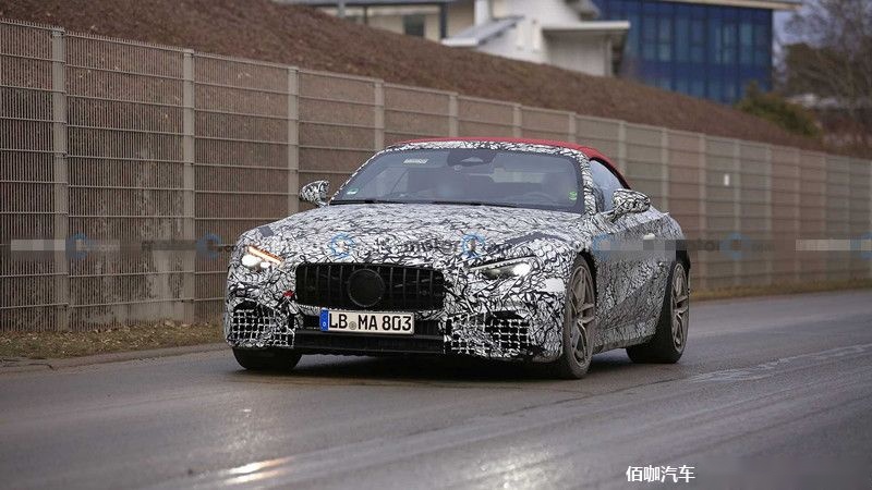 2022-mercedes-sl-with-red-roof-spy-photo (3).jpg