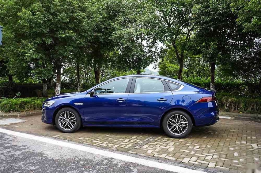比亚迪宋PLUS DM-i领衔，2022年这些自主新能源车“卖爆”了