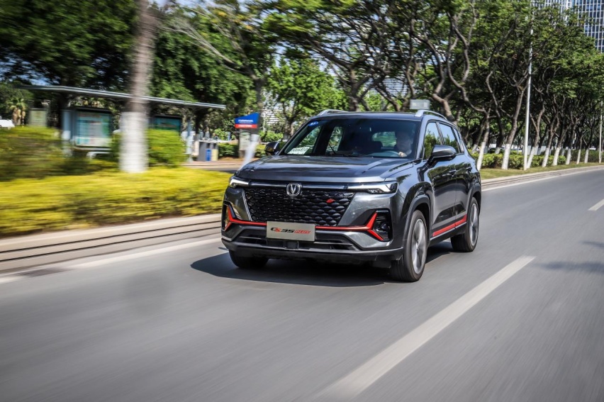 10万块买一台动力越级小型SUV？试驾长安CS35 PLUS