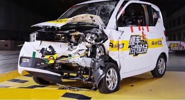 不愁卖的微型电动车，正面临安全问题的考验