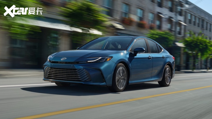 第九代凯美瑞亮相 改成混动还爱吗