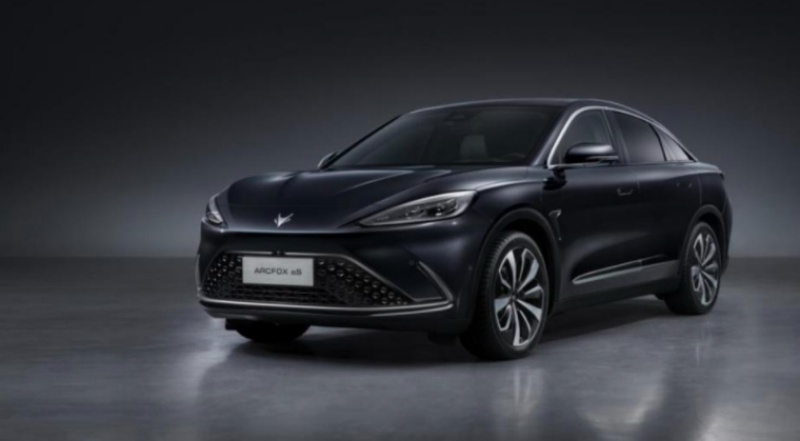 极狐阿尔法S对撞Model Y 侧气帘没弹开 这是不舍得吗？