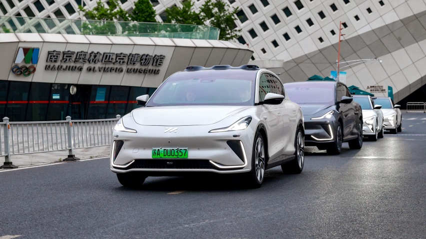 30万级纯电SUV，大天幕+零重力座椅，智己LS7的销量为啥这么好？
