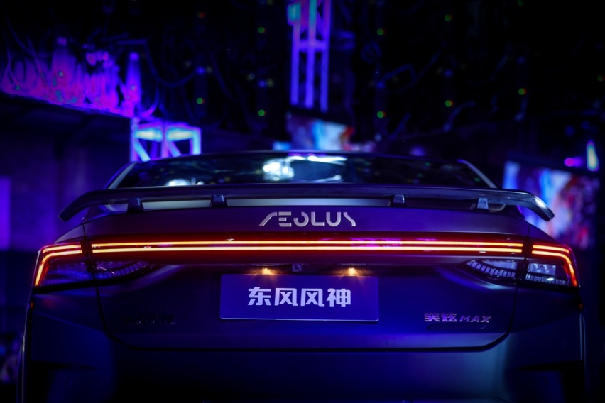 买了就能上路的官方改装车，暗夜·奕炫MAX值得下手吗？