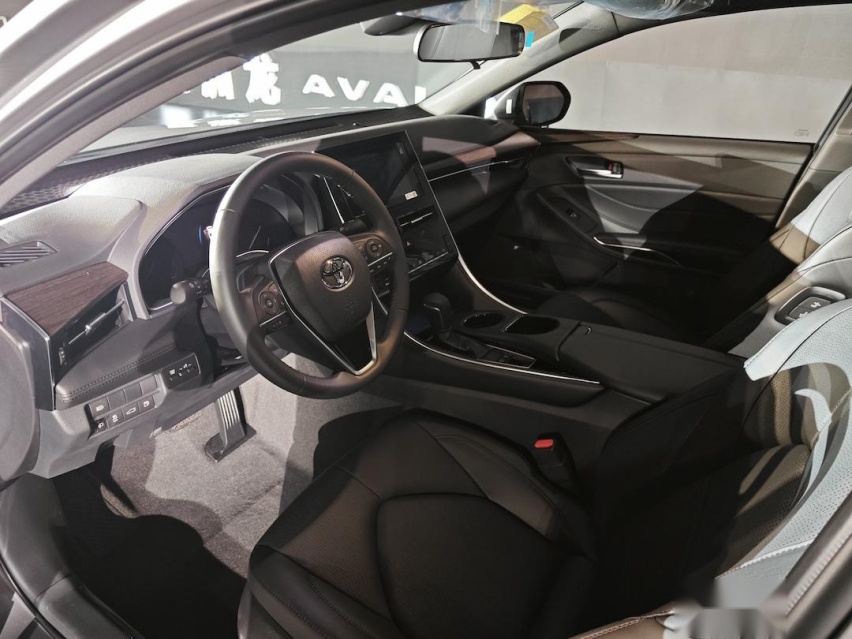 2.0L+CVT黄金动力 一汽丰田新款亚洲龙臻选版上市指导价20.9万