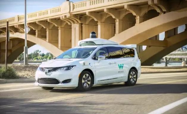 明年推100万辆自动驾驶出租车,嘴炮先生马斯克到底要什么?