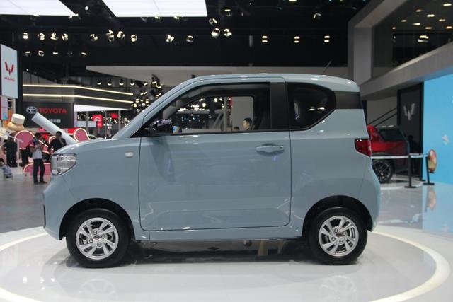 #成都车展#实拍最便宜的新车，五菱宏光MINI EV上市