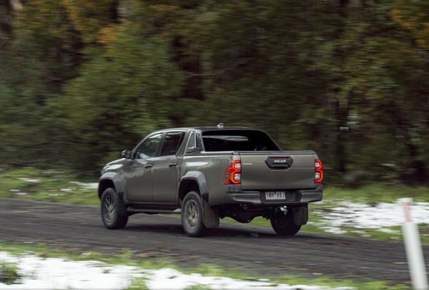 2024款丰田Hilux海外上市,新增了轻混系统,油耗低至7.5L