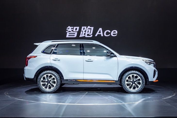搭载1.5T高功率发动机 起亚智跑Ace量产版上海车展亮相