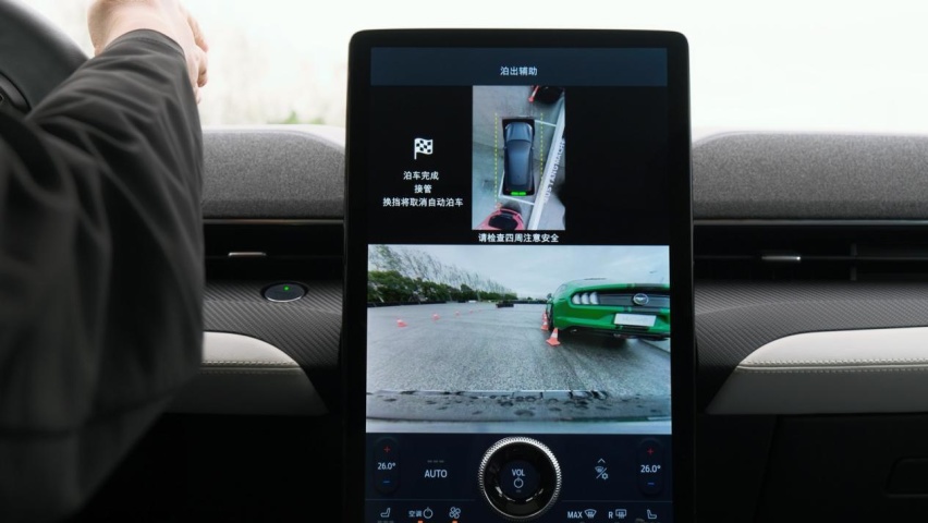 脱缰「电马」：Mach-E GT全球首发，赛道抢先体验3.65秒的快感