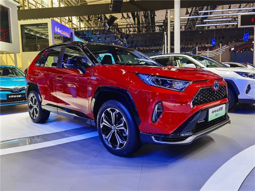 2020廣州車展,一汽豐田帶來了國產版rav4榮放(參數|詢價)雙擎e .